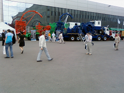 Открытая площадка выставки нефть и газ 2007