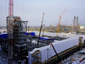 «ЗапСибНефтехим» заключил в декабре 130 контрактов на поставки строительных материалов и оборудования