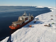 Научно-экспедиционное судно  «Академик Федоров» прибыло на станцию Мирный в Антарктиде