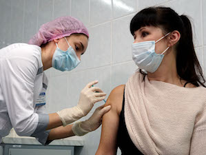 На СХК началась вакцинация сотрудников