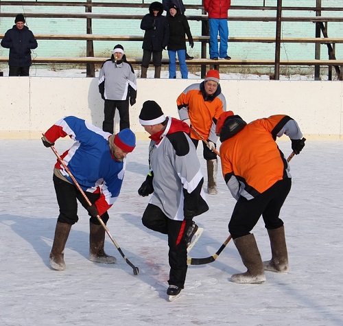 Руководители холдинга «ГАЗЭКС» сыграли в хоккей по-уральски