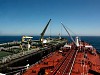 Переплывая санкции: танкеры перегружает нефть у побережья Греции