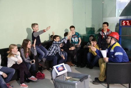 Энергетики провели «Электросмену» для детей и подростков в музее « Кварки»