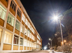 К постоянному электроснабжению подключено освещение территории «Школы здоровья» в Стрельн
