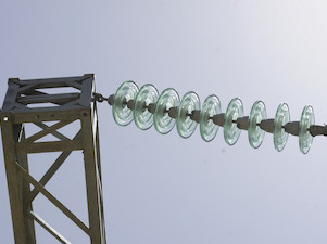 «Адыгейские электрические сети» заменили изоляторы на двух ЛЭП в Майкопе
