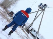 Бригады «РЭС» восстанавливают электроснабжение в сложных погодных условиях в Новосибирской области