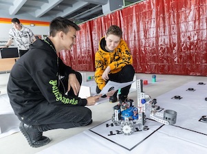 ЕВРАЗ организовал для школьников и студентов чемпионаты по высокотехнологичным профессиям