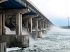 Волжская ГЭС сбрасывает воду по максимуму