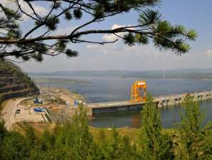 Богучанская ГЭС работает в режиме навигации