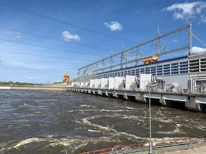Воткинская ГЭС работает в режиме наполнения водохранилища