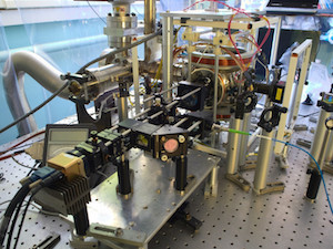 Российским ученым удалось захватить одиночный атом рубидия в оптическую ловушку и сфотографировать его