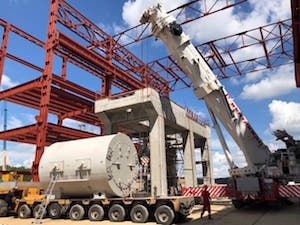 На стройплощадку подмосковного завода по энергоутилизации отходов доставлен генератор паровой турбины