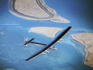 Самолет на солнечных батареях Solar Impulse 2 завершил кругосветное путешествие