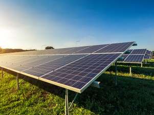 Eesti Energia начнет снабжать солнечной электроэнергией производство деревянных домов в Йыгева