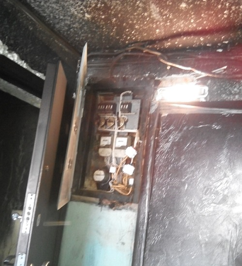 В Нижневартовске пострадавшим от пожара «Горэлектросеть» бесплатно заменит электросчетчики