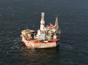 «Сахалин Энерджи» остановила на плановый ремонт нефтегазодобывающую платформу «Моликпак»