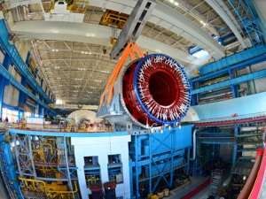 На Балаковской АЭС проведена уникальная операция по установке на штатное место нового статора генератора