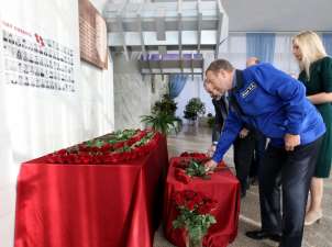 На Саяно-Шушенской ГЭС и в поселке Черемушки почтили память погибших в аварии