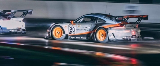 С топливом Gulf автомобиль Porsche 911 GT3R выиграл гонку после перерыва в48 лет