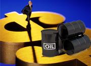Рубль удержался на нефтяных качелях