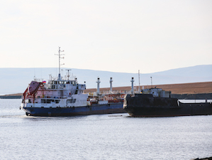 «Сахаэнерго» завершает навигационный завоз топлива в отдаленные районы Якутии