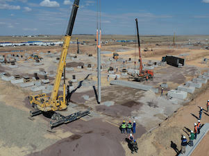 На стройплощадке шинного завода «Татнефти» в Казахстане установлена первая бетонная колонна