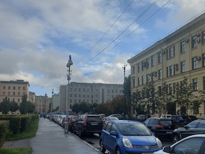 «Ленсвет» устанавливает на Ставропольской улице стилизованные «под старину» фонари
