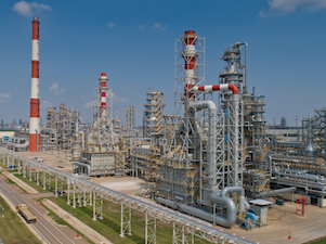 Ижорские заводы отгрузили реактор изодепарафинизации для нефтеперерабатывающего комплекса в Нижнекамске