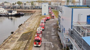 На Петербургском нефтяном терминале учебный пожар тушили 26 пожарных машин