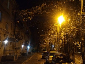 Наружное освещение квартала в Пушкине подключено к электроснабжению