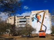 На домах Краснокаменска появились граффити, посвященные 15-летию Горнорудного дивизиона Росатома