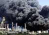 Пожар на нефтехранилище в Индии тушат четвертые сутки