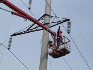 «Тихорецкие электрические сети» заменили на ЛЭА свыше 5,2 тысяч изоляторов