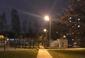 В квартале у станции метро «Озерки» заработали новые светодиодные светильники
