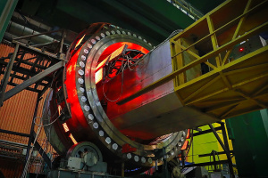 На Атоммаше завершена сварка крышки реактора для АЭС «Аккую» в Турции