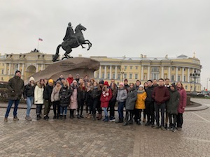 «Газпром трансгаз Ухта» организовал профориентационный тур для старшеклассники