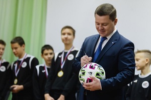 Дважды чемпионы Кубка «НОВАТЭК» по мини-футболу получили в награду форму сборной России