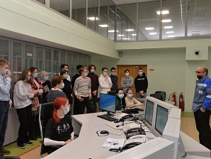 На Белоярской АЭС старшеклассникам дали поуправлять энергоблоком на тренажёре