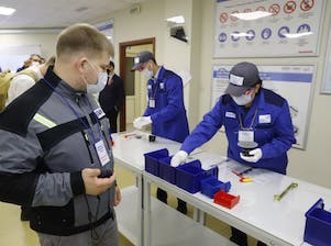 Сотрудники и руководители предприятий Кузбасса осваивают бережливые технологии на «Фабрике процессов»