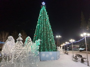 Саянские гидроэнергетики подарили новогоднее настроение жителям Черемушек